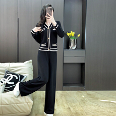 批发秋季新品港风复古盐系炸街休闲针织开衫两件套黑色显瘦阔腿<b class='q'>裤</b><b class='q'>套装</b>