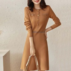 批发2025秋季新款名媛小香风<b class='q'>修身</b>纯色气质通勤简约显瘦打底针织连衣裙