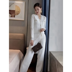 批发小香风时尚显瘦阔腿<b class='q'>裤</b><b class='q'>两件套</b>秋季新款优雅气质V领针织衫<b class='q'>套装</b>