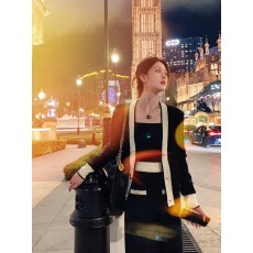 批发法式时髦拼色<b class='q'>针织</b><b class='q'>开衫</b>两件套秋季新款高级感轻奢显瘦阔腿裤套装女