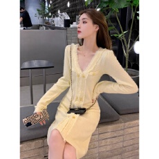 批发小香风气质轻奢高级感淑女<b class='q'>流苏</b>双排扣针织裙秋新款温柔名媛<b class='q'>连衣裙</b>