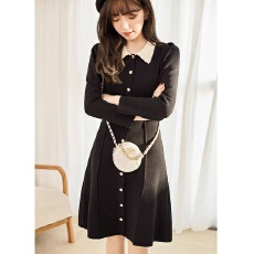 批发大量温柔气质少女感<b class='q'>连衣裙</b>亲肤软糯质感撞色领<b class='q'>黑白</b>针织<b class='q'>连衣裙</b>