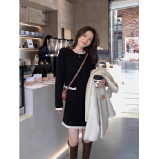 批发<b class='q'>欧洲站</b>2026<b class='q'>新款</b>长袖黑色针织连衣裙子配大衣毛衣裙内搭小黑裙秋冬