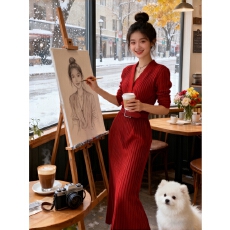 批发法式复古千金风V领连衣裙<b class='q'>秋</b>冬新款名媛优雅修身显瘦收腰针织长裙