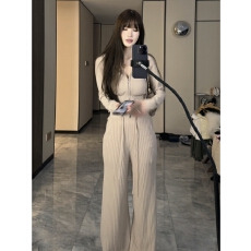 批发法式文艺复古休闲时尚套装<b class='q'>秋</b>冬新款连帽显瘦针织开衫+长裤两件套