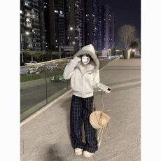 批发美式复古毛领<b class='q'>短款</b>外套连帽卫衣新款秋冬季加绒宽松百搭<b class='q'>开衫</b>国潮