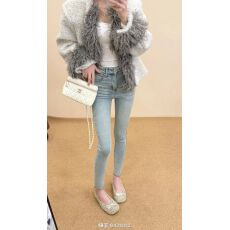 批发浅蓝色加绒<b class='q'>牛仔裤</b>小脚修身2025新款冬季女高腰<b class='q'>显瘦</b>垂感直筒九分裤