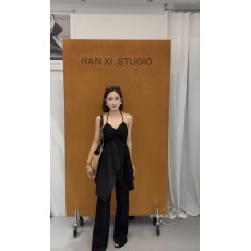 批发韩系气质轻熟两件<b class='q'>套装</b>松弛感休闲裤子夏露背不规则挂脖吊带背心女