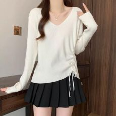 批发秋季设计感抽绳V领长袖针织衫女<b class='q'>大码</b>显瘦遮肚内搭打底衫上衣