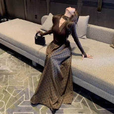 批发气质御姐范套装女2025春新款性感V领紧身长袖<b class='q'>T</b><b class='q'>恤</b>高腰波点半身长裙