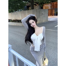 批发纯欲风条纹长袖开衫内搭吊带背心<b class='q'>女</b>2025秋季新款显瘦半身裙三件套