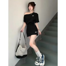 批发<b class='q'>气质</b>休闲<b class='q'>运动</b>套装女夏季学生韩版时尚宽松斜肩短袖短裙两件套显瘦