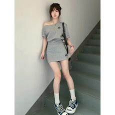 批发气质休闲运动套装女夏季学生韩版时尚宽松斜肩短袖短裙两件套显瘦