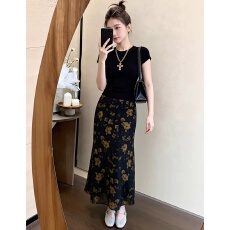 批发小个子黑色上衣半身裙两件套装女初夏2026超火穿搭巨好看的一整套
