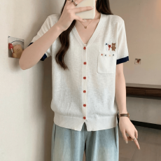 批发大码气质撞色刺绣<b class='q'>V领</b>针织衫女短袖2026夏季胖mm显瘦漂亮减龄上衣