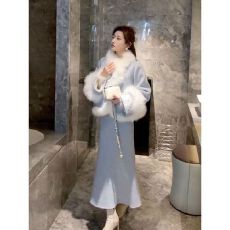 冬季名媛风浅蓝色毛呢女仿狐狸毛领款外套+鱼尾长裙温柔显瘦套装