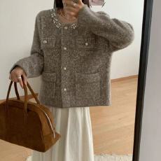 批发高级重工<b class='q'>圆领</b>小香风毛衣女秋冬外穿新款钉珠气质减龄<b class='q'>针织</b><b class='q'>开衫</b>外套