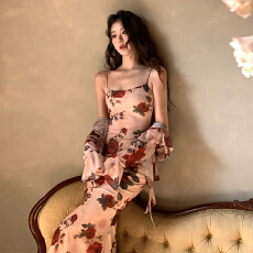 批发<b class='q'>外贸</b> 吊带<b class='q'>连衣裙</b>女收腰气质修身印花两件套