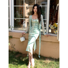 批发<b class='q'>外贸</b> 吊带<b class='q'>连衣裙</b>法式晕染网纱褶皱套装