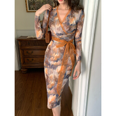 批发<b class='q'>外贸</b> 网纱印花温柔风系带茶歇<b class='q'>连衣裙</b>气质修身V领包臀裙