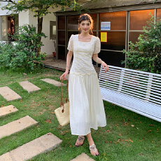 外贸 刺绣法式高级感蕾丝拼接连衣裙温柔轻奢长裙子