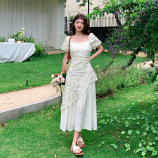 批发外贸 新款重工刺绣<b class='q'>连衣裙</b>女夏法式复古收腰显瘦中长裙