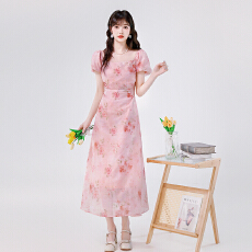 批发外贸 2026夏季新款法式浪漫方领碎花修身<b class='q'>连衣裙</b>