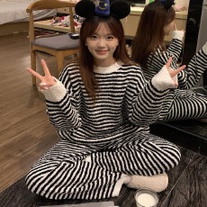 批发夜眠韩版软糯条纹半边绒睡衣女冬季加厚保暖直播爆款家居<b class='q'>套装</b>