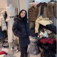 批发白鸭绒云感泡芙<b class='q'>羽绒服</b>短款秋冬时尚