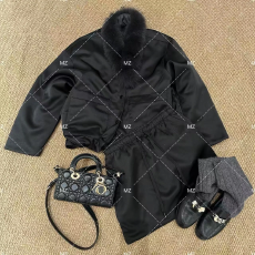 批发狐狸毛皮围巾+羽绒上衣+羽绒半裙三件套