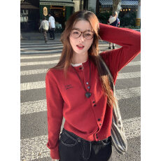 批发开衫毛衣<b class='q'>女</b>春季2026新款爱心扣针织外套设计感小众羊绒上衣