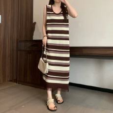批发咖色条纹无袖背心<b class='q'>连衣</b>裙女秋季大码微胖mm流苏下摆打底直筒<b class='q'>长裙</b>子