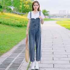 批发蓝色减龄牛仔背带裤女宽松阔腿裤休闲显瘦直筒长裤<b class='q'>连体裤</b>