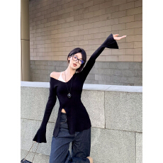 批发甜辣妹<b class='q'>不规则</b>喇叭袖收腰长袖<b class='q'>针织衫</b>女秋冬设计感显瘦开叉打底上衣