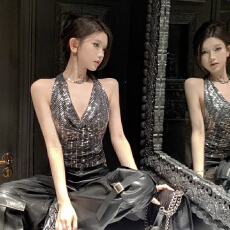 批发辣妹亮片挂脖吊带背心女春夏季外穿短款打底亮闪闪露背高级感上衣