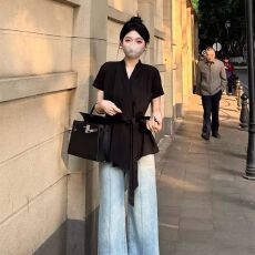 批发已出货 设计感绑带收腰显瘦V领短袖<b class='q'>衬衫</b>不规则上衣女夏