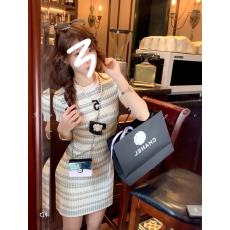 批发已出货 圆领条纹针织<b class='q'>连衣裙</b>女2026年夏季小香风气质修身包臀