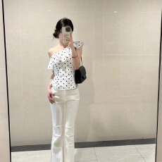 批发波点荷叶边<b class='q'>Ｔ</b><b class='q'>恤</b>斜肩<b class='q'>衬衫</b>女不规则一字肩御姐风<b class='q'>衬衣</b><b class='q'>上衣</b>