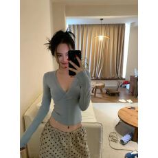 批发纯欲性感蓝色v领<b class='q'>长袖</b>T恤女修身内搭<b class='q'>打底衫</b>上衣