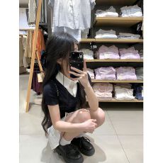 批发晨领学院风假两件polo领连衣裙女夏新款微胖显瘦黑白撞色<b class='q'>百褶</b><b class='q'>短裙</b>