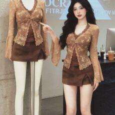 批发假两件蕾丝v领喇叭袖内搭<b class='q'>打底衫</b>长袖t恤女春季设计感修身气质上衣