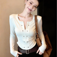 批发辣妹风白色长袖T恤女休闲百搭修身显瘦V领设计感<b class='q'>打底衫</b>纯色上衣潮
