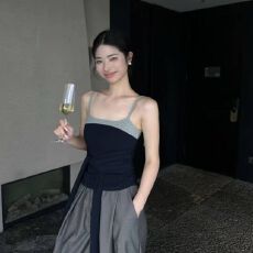 批发2026夏季爆款背心系带显瘦潮女百搭短款<b class='q'>时尚</b>假两件拼接吊带背心