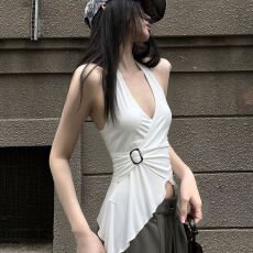 批发不规则V领挂脖无袖上衣女2026<b class='q'>春</b>韩系辣妹收腰显瘦独特小衫
