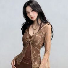 批发法式纯欲蕾丝V领喇叭袖系带<b class='q'>衬衫</b>女夏季新款显瘦气质上衣潮