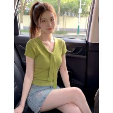 批发韩版绿色V领短袖T恤女夏季绑带设计感小众修身显瘦气质针织衫上衣