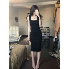 批发简约风法式无袖背心<b class='q'>连衣裙</b>女夏季御姐轻熟显瘦吊带长裙