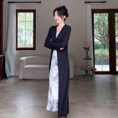 批发外套女春秋季薄款开衫设计感小众气质黑色V领<b class='q'>长袖</b>上衣 早秋新款