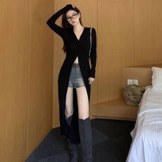 批发春秋薄款设计感小众气质黑色V领长袖外套女开衫百搭上衣 上新款