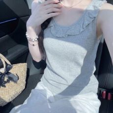 批发韩系修身花边领灰色无袖背心女2026<b class='q'>夏季</b>甜美休闲显瘦内搭短款上
